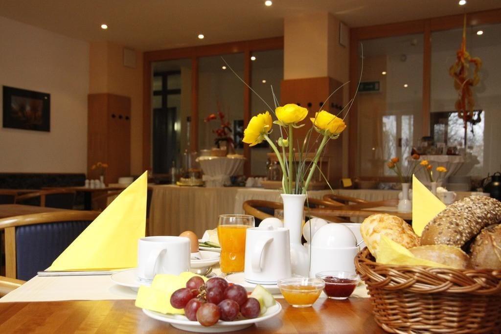Prima Hotel Havelland Gross Kreutz Bagian luar foto