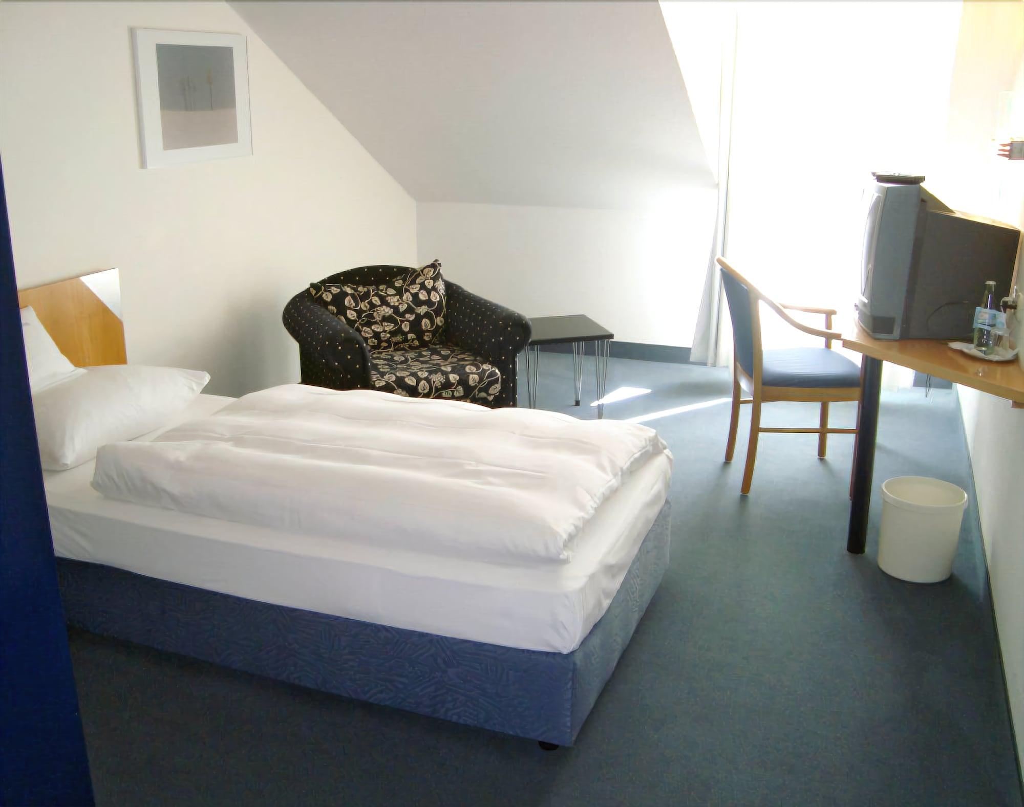 Prima Hotel Havelland Gross Kreutz Bagian luar foto