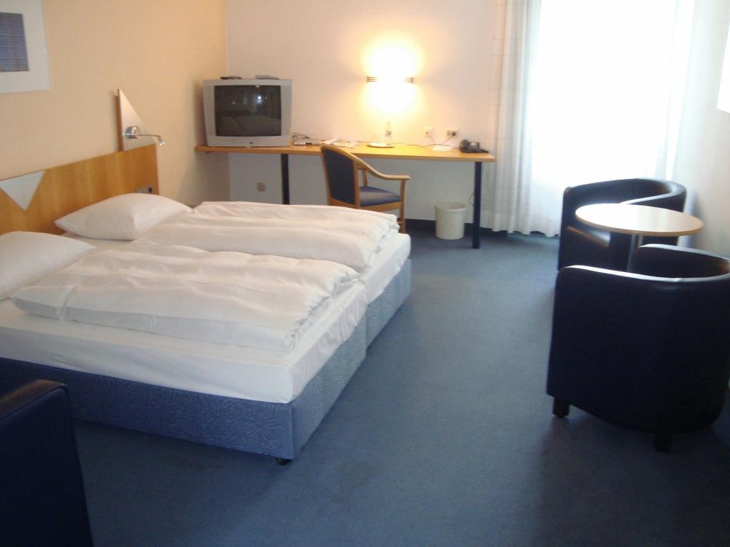 Prima Hotel Havelland Gross Kreutz Ruang foto